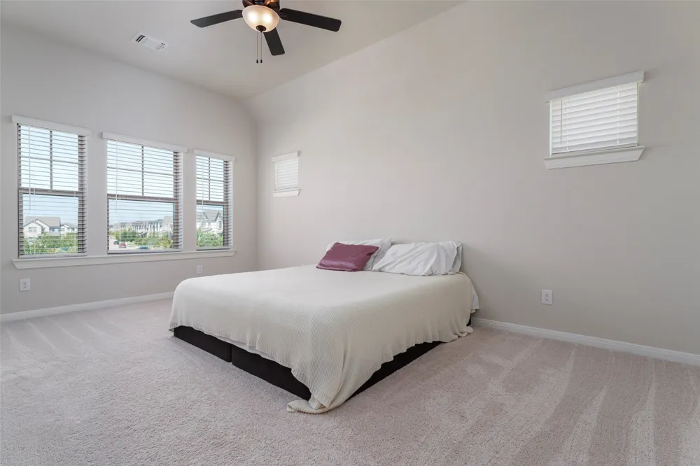 905 Carnation Drive Crowley, TX 76036