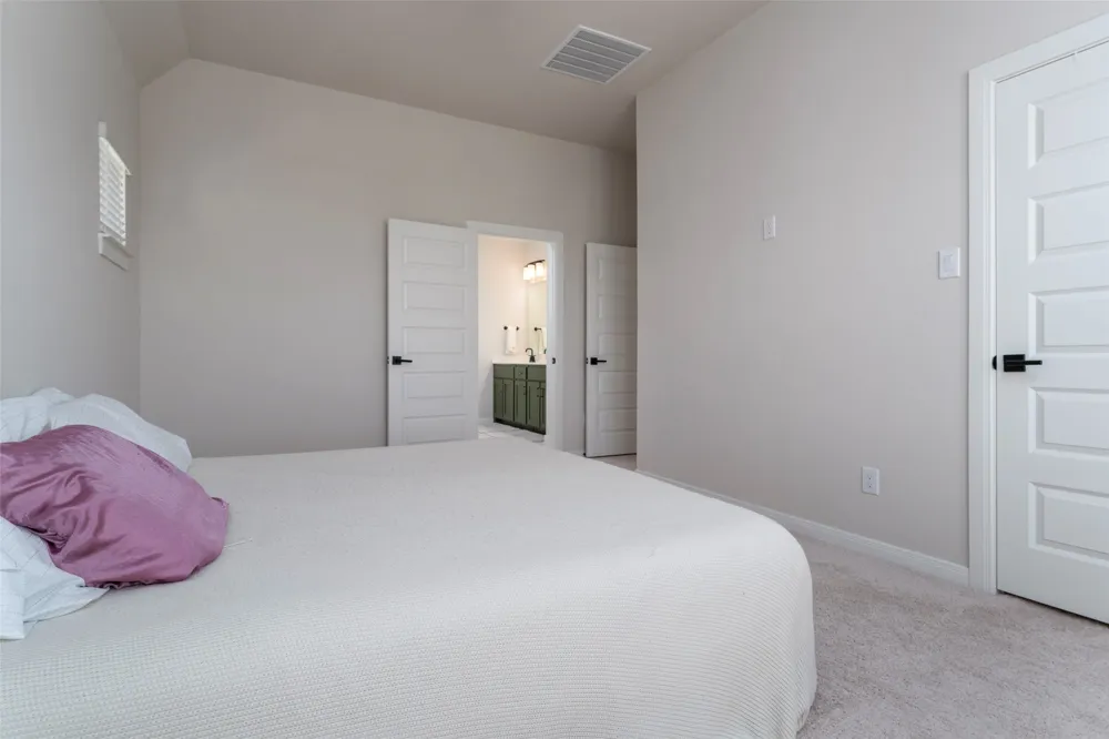 905 Carnation Drive Crowley, TX 76036