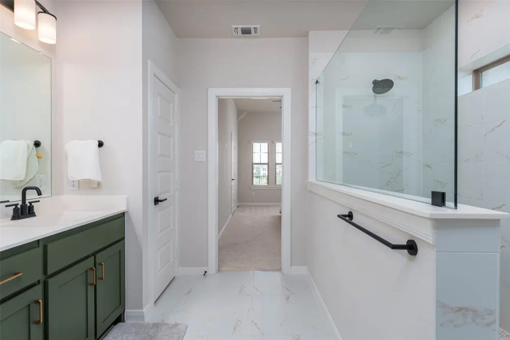 905 Carnation Drive Crowley, TX 76036