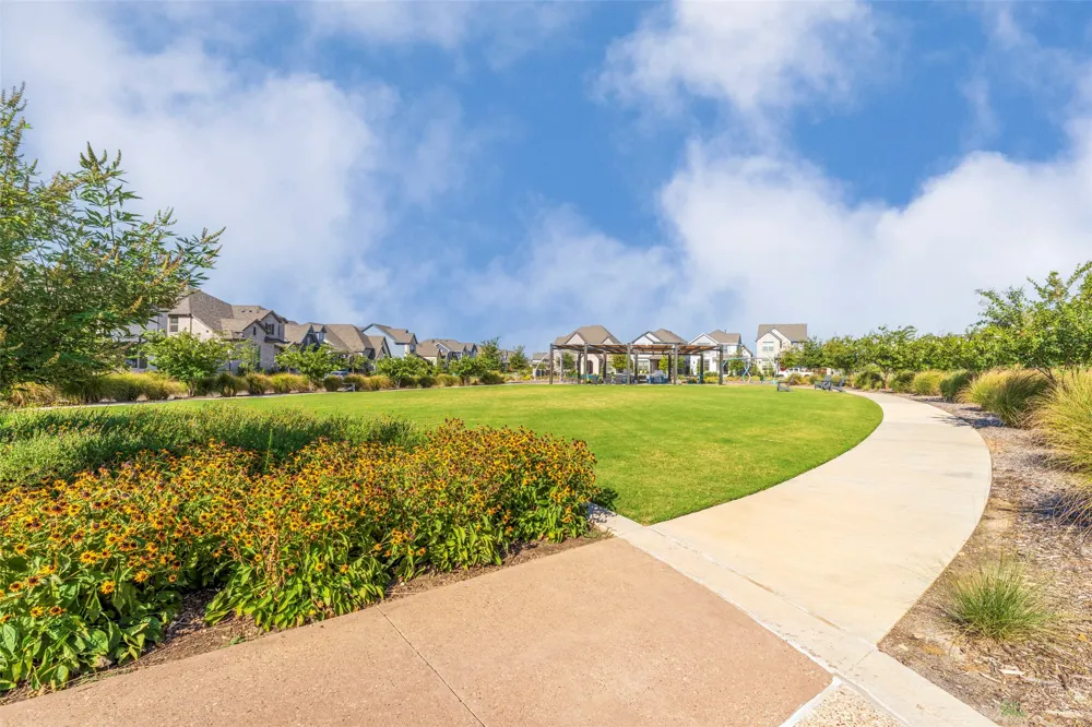 905 Carnation Drive Crowley, TX 76036