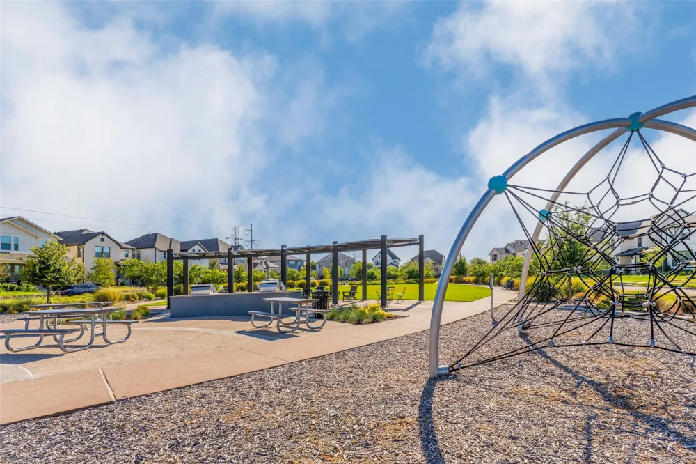 905 Carnation Drive Crowley, TX 76036