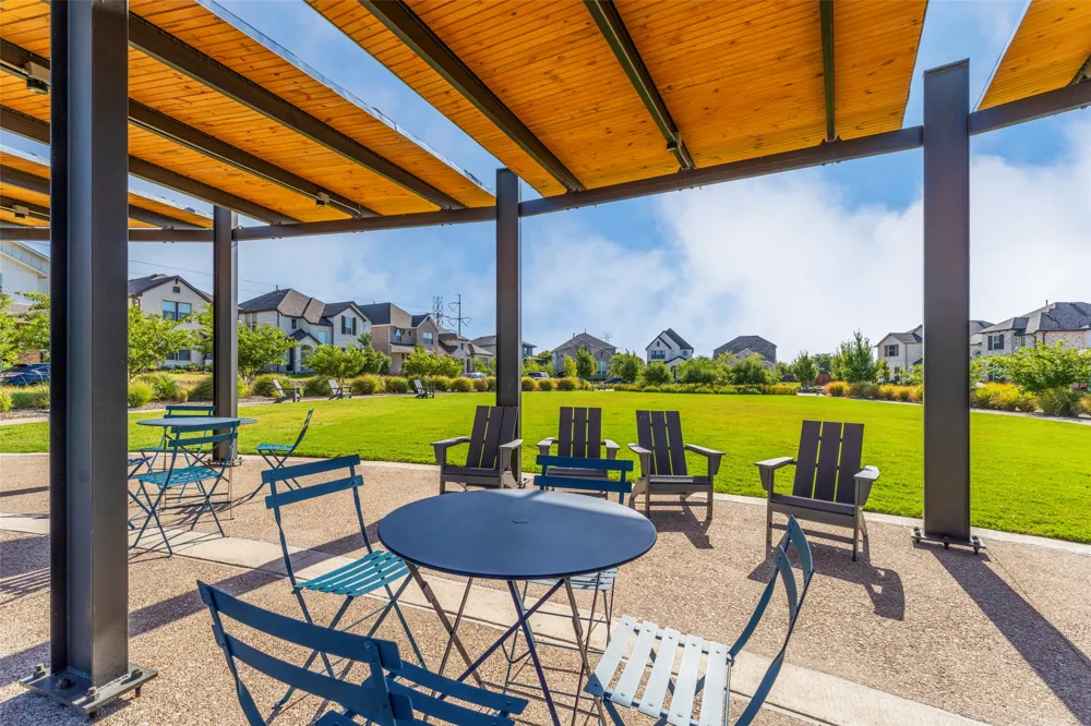 905 Carnation Drive Crowley, TX 76036