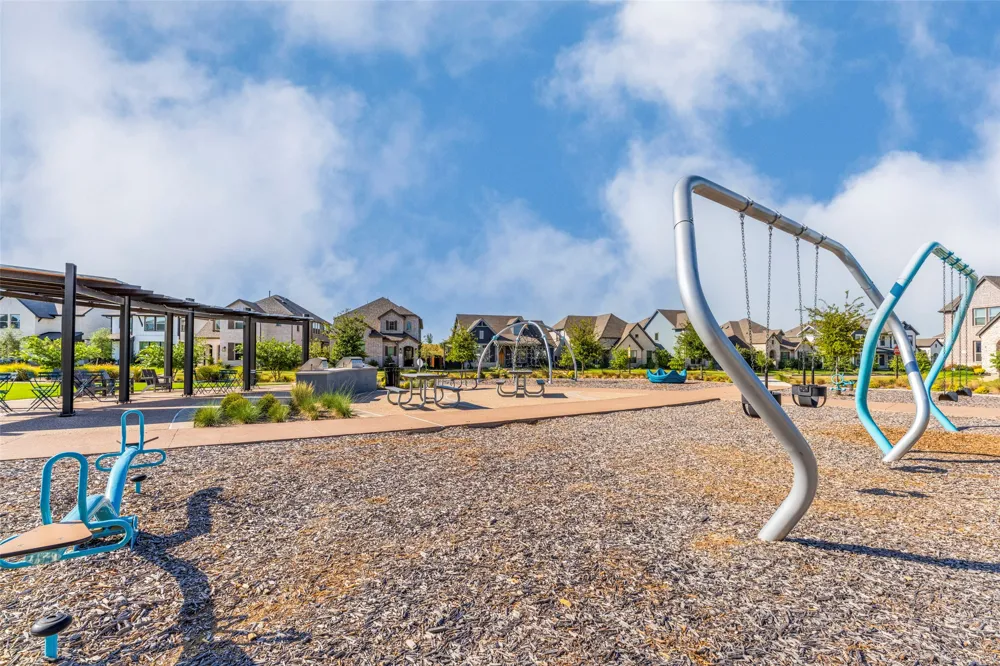905 Carnation Drive Crowley, TX 76036