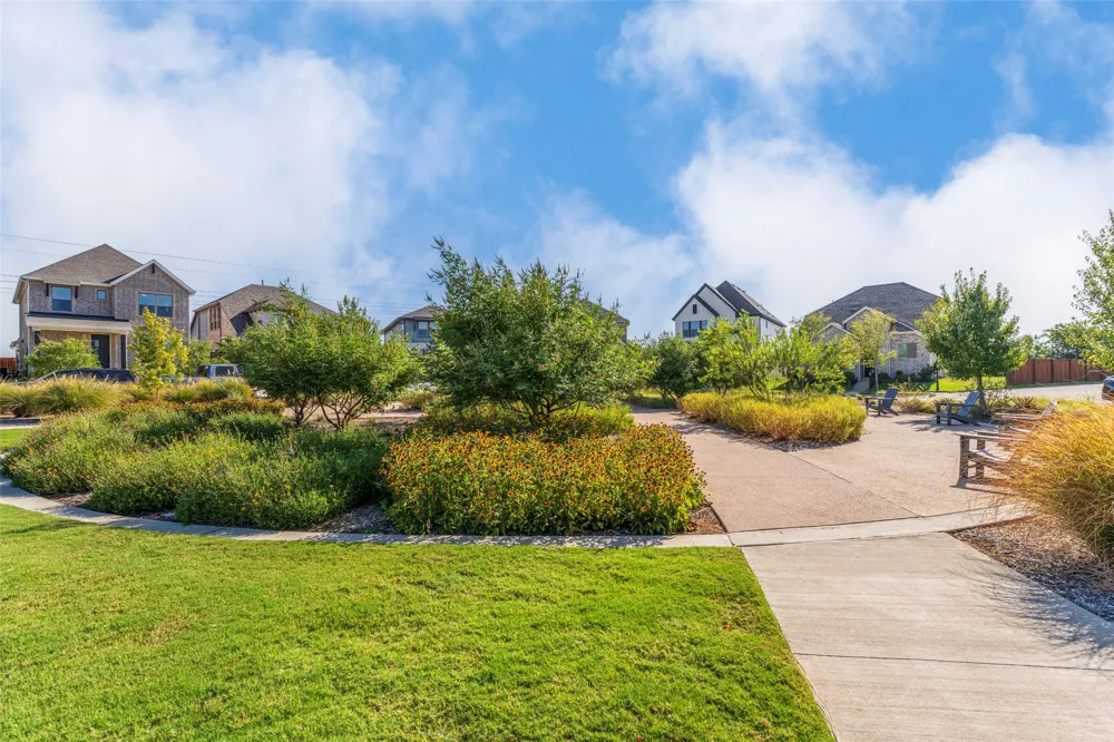 905 Carnation Drive Crowley, TX 76036