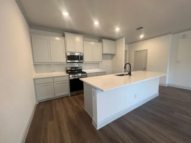 366 Waters Ridge Drive Lavon, TX 75166