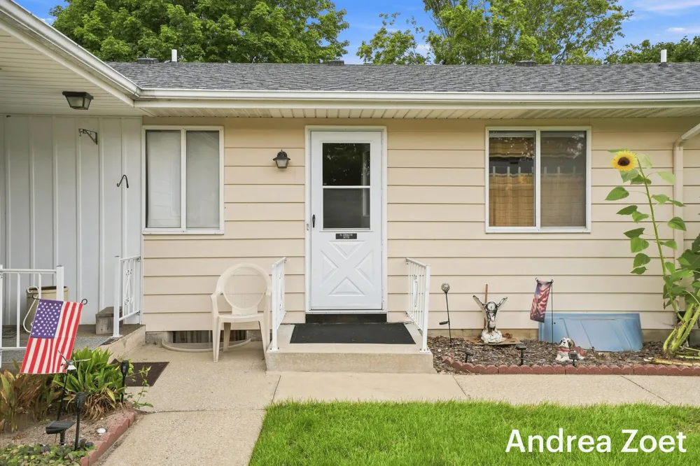 5773 Leisure South Drive SE Kentwood City, MI 49548