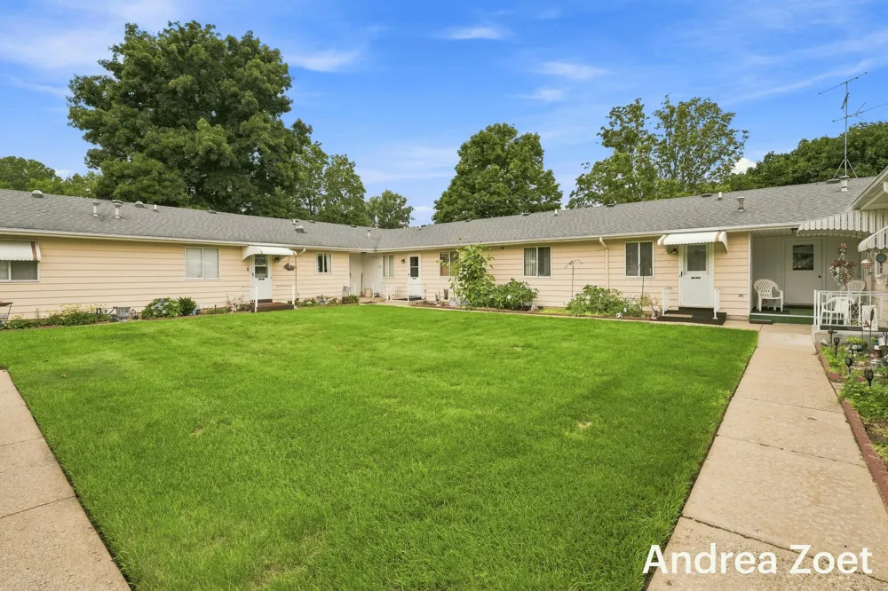 5773 Leisure South Drive SE Kentwood City, MI 49548