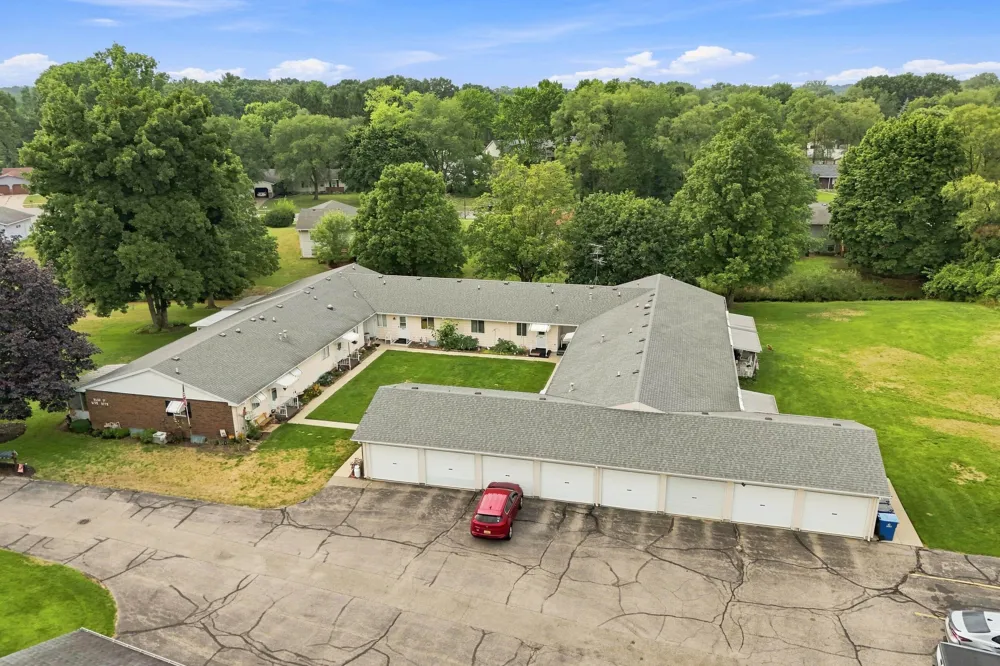 5773 Leisure South Drive SE Kentwood City, MI 49548