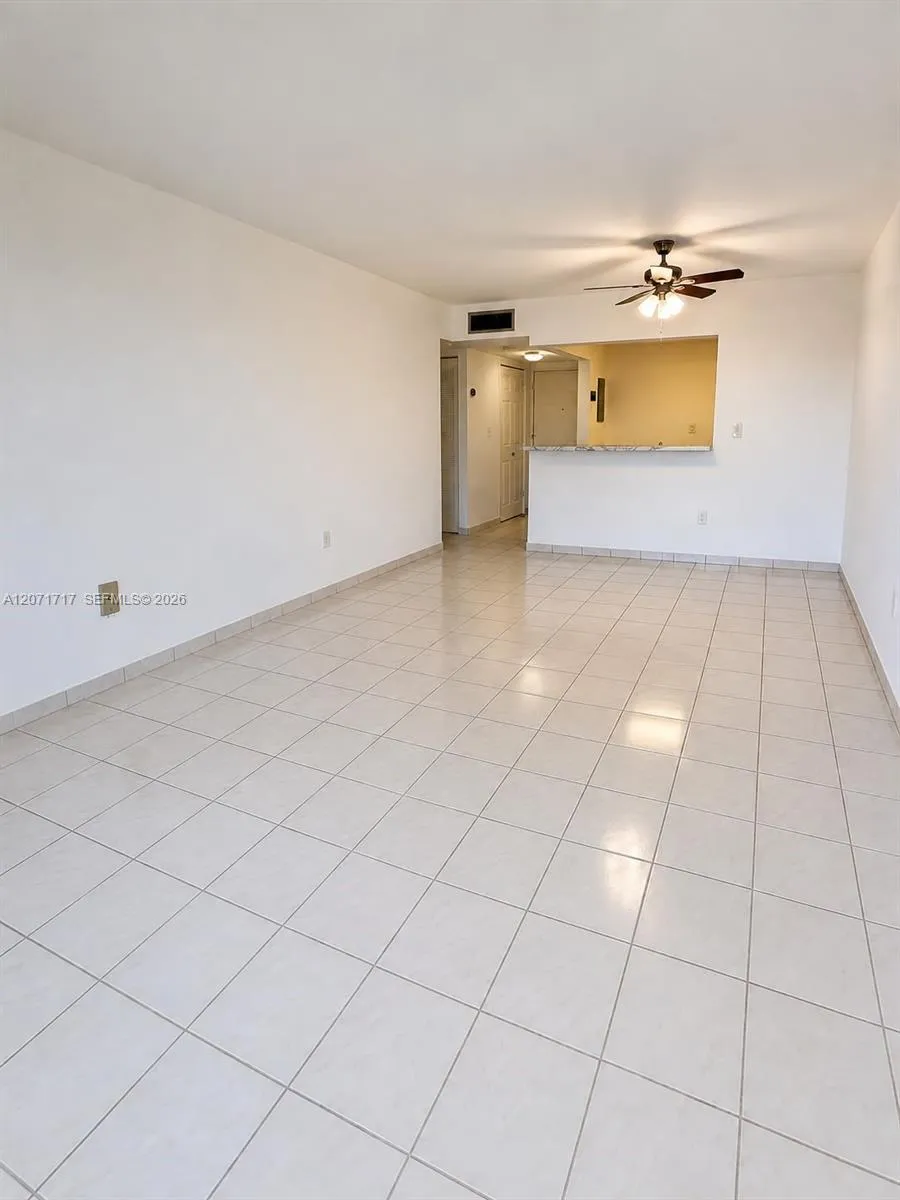 5199 NW 7th St #501E Miami, FL 33126