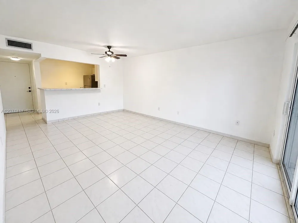 5199 NW 7th St #501E Miami, FL 33126