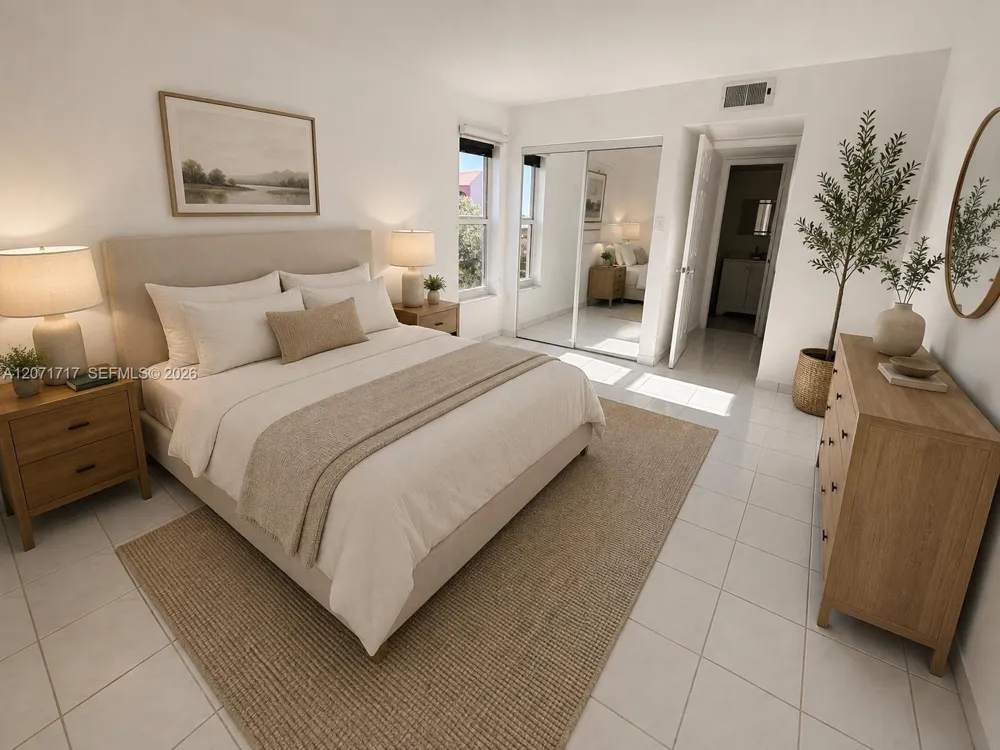 5199 NW 7th St #501E Miami, FL 33126