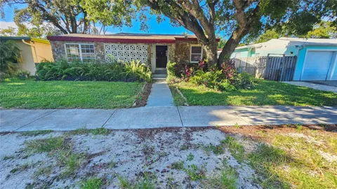 214 SW 2nd Pl