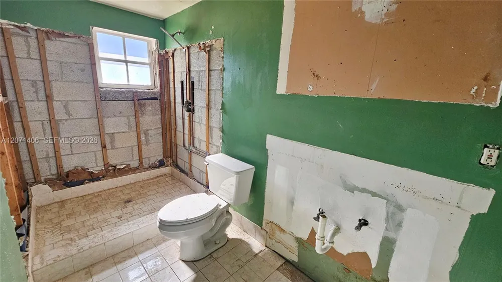 214 SW 2nd Pl Dania Beach, FL 33004