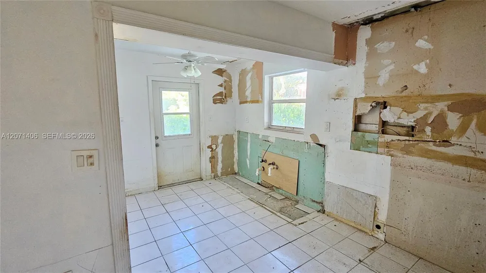 214 SW 2nd Pl Dania Beach, FL 33004