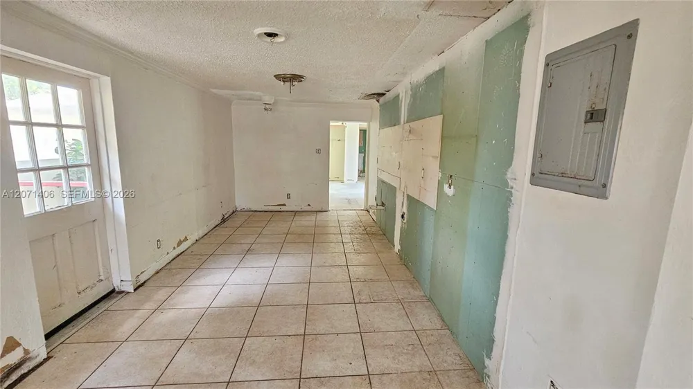 214 SW 2nd Pl Dania Beach, FL 33004