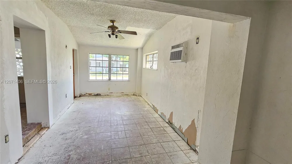 214 SW 2nd Pl Dania Beach, FL 33004