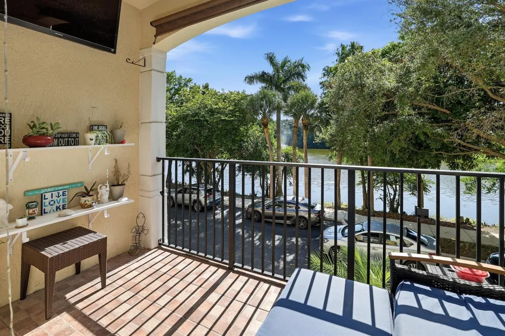 2905 S Greenleaf Circle Boynton Beach, FL 33426