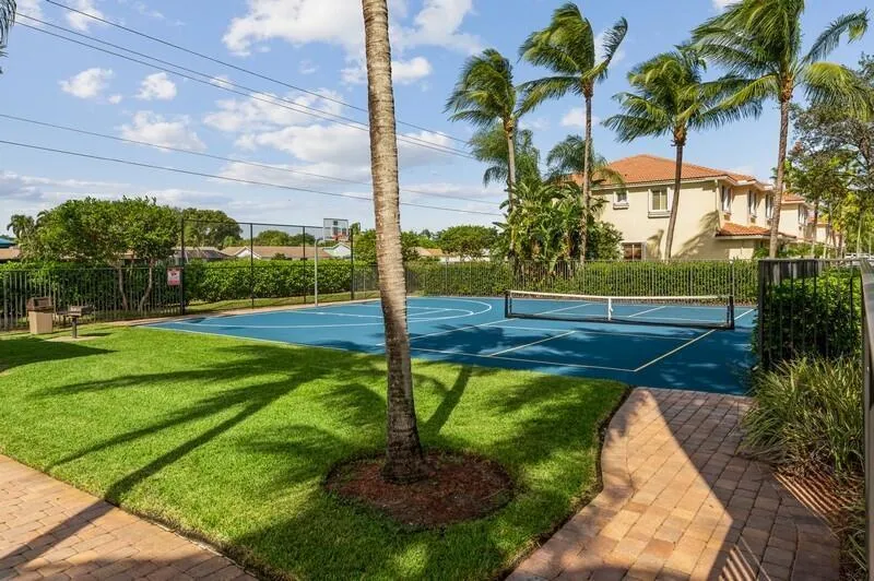 2905 S Greenleaf Circle Boynton Beach, FL 33426