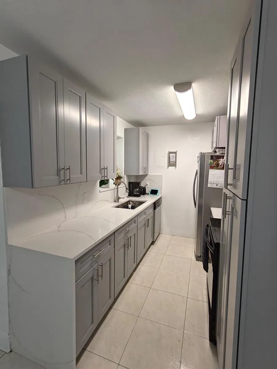 324 Mid Pines Road Palm Springs, FL 33461