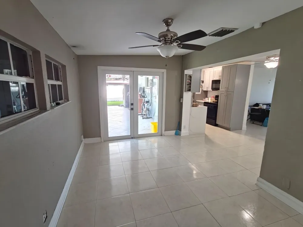 324 Mid Pines Road Palm Springs, FL 33461