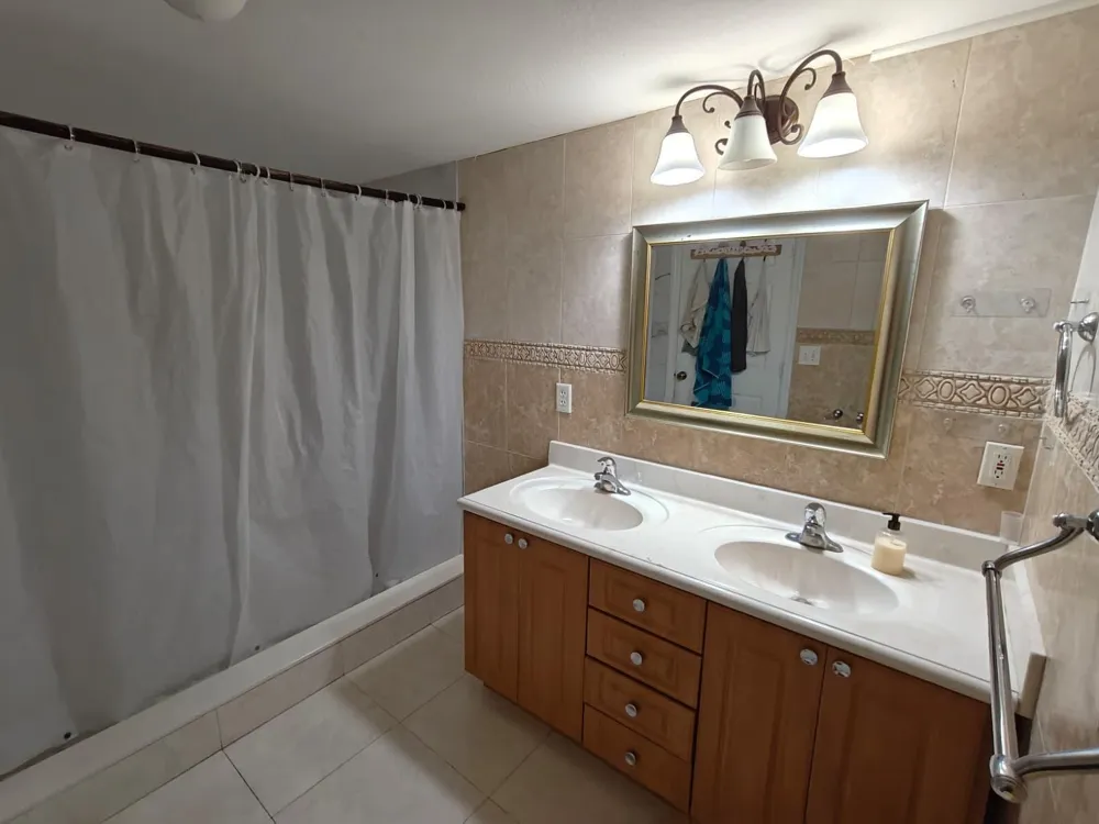 324 Mid Pines Road Palm Springs, FL 33461