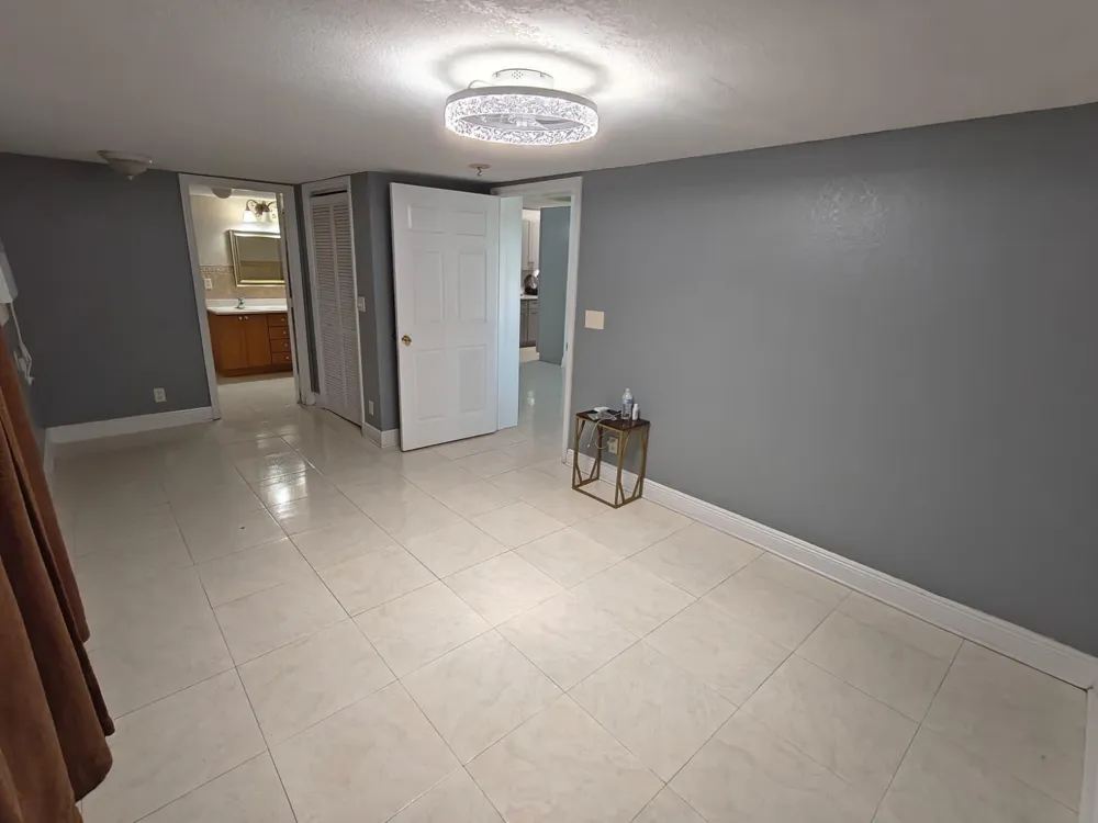 324 Mid Pines Road Palm Springs, FL 33461