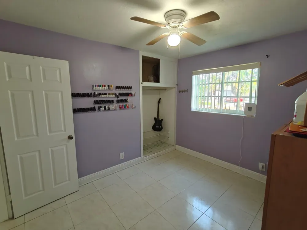 324 Mid Pines Road Palm Springs, FL 33461