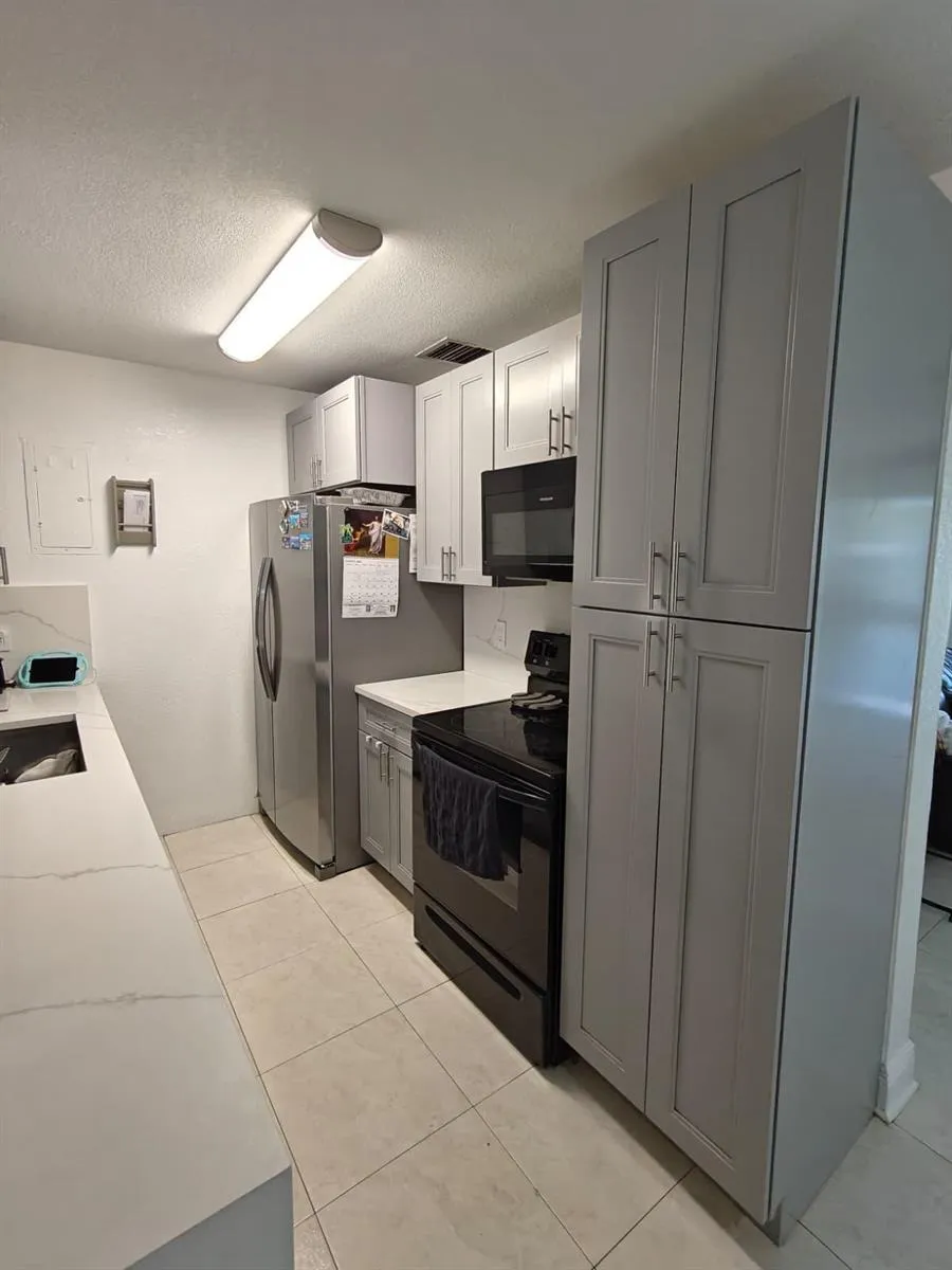 324 Mid Pines Road Palm Springs, FL 33461