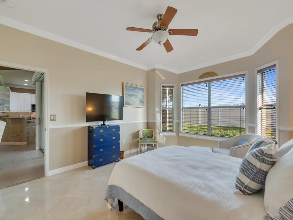 3153 ASHFORD SQUARE Vero Beach, FL 32966