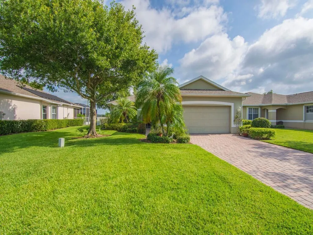 3153 ASHFORD SQUARE Vero Beach, FL 32966