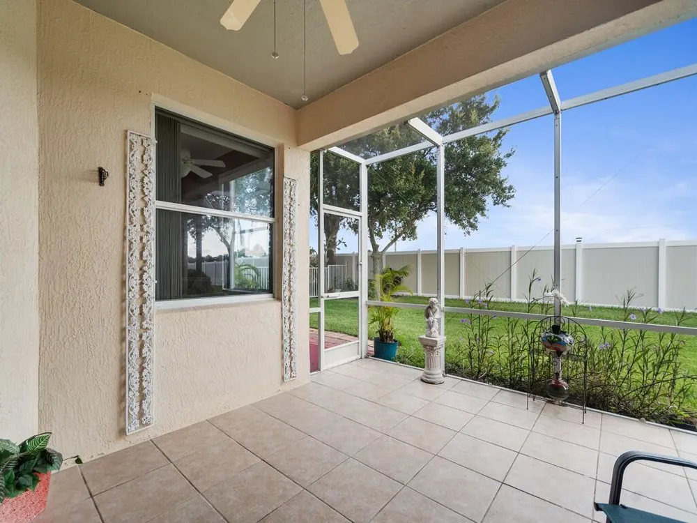 3153 ASHFORD SQUARE Vero Beach, FL 32966