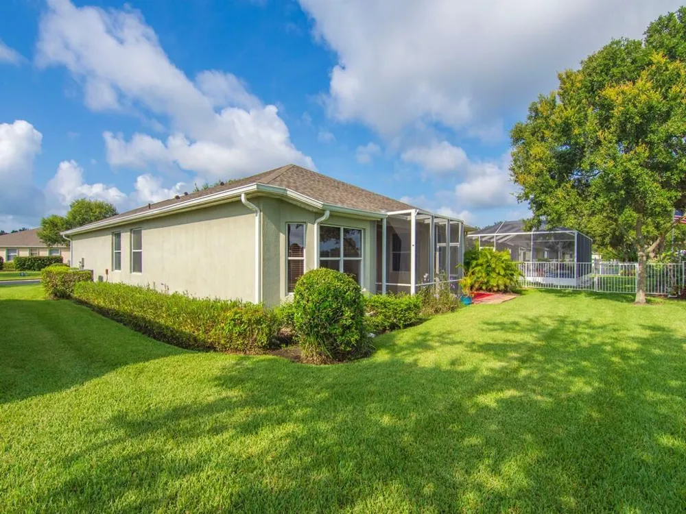 3153 ASHFORD SQUARE Vero Beach, FL 32966