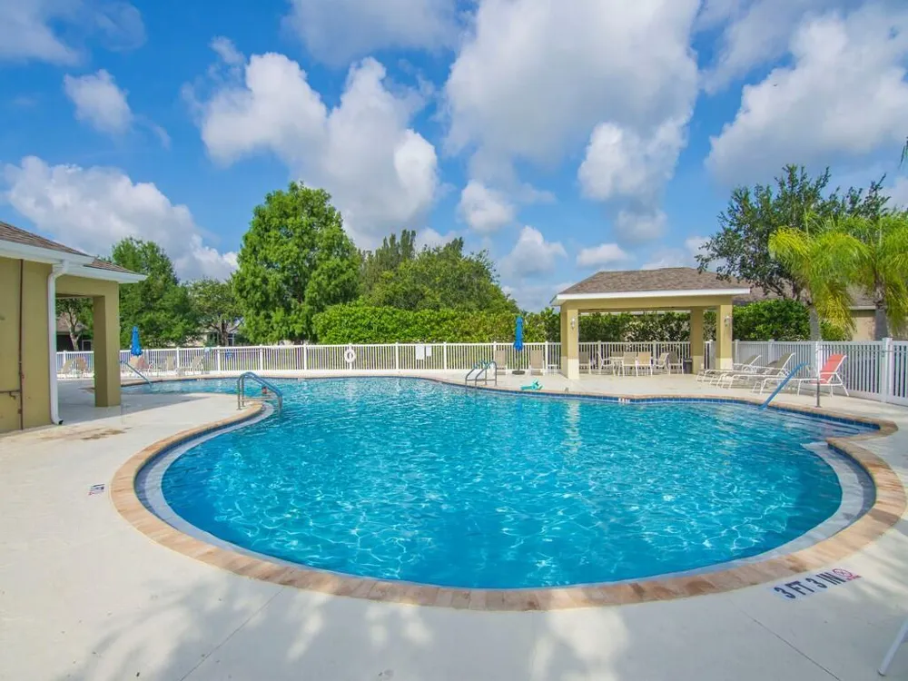 3153 ASHFORD SQUARE Vero Beach, FL 32966