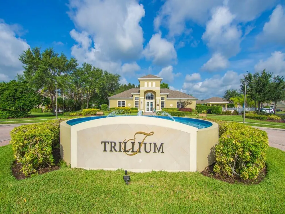 3153 ASHFORD SQUARE Vero Beach, FL 32966