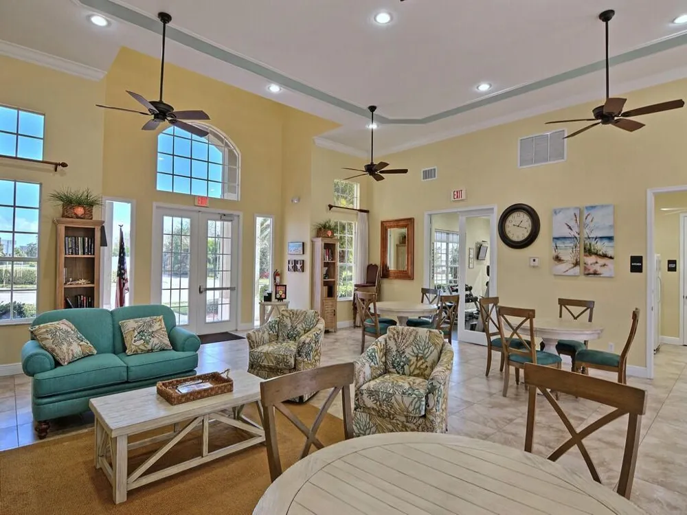 3153 ASHFORD SQUARE Vero Beach, FL 32966