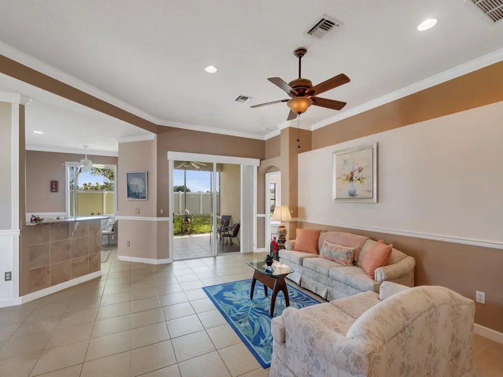 3153 ASHFORD SQUARE Vero Beach, FL 32966