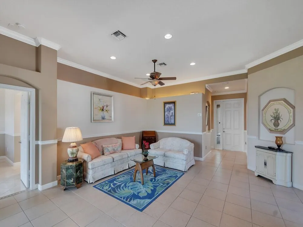 3153 ASHFORD SQUARE Vero Beach, FL 32966