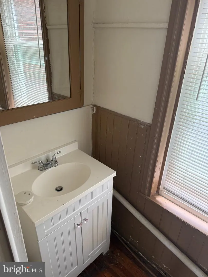 534 W GIRARD AVENUE #2 Philadelphia, PA 19123