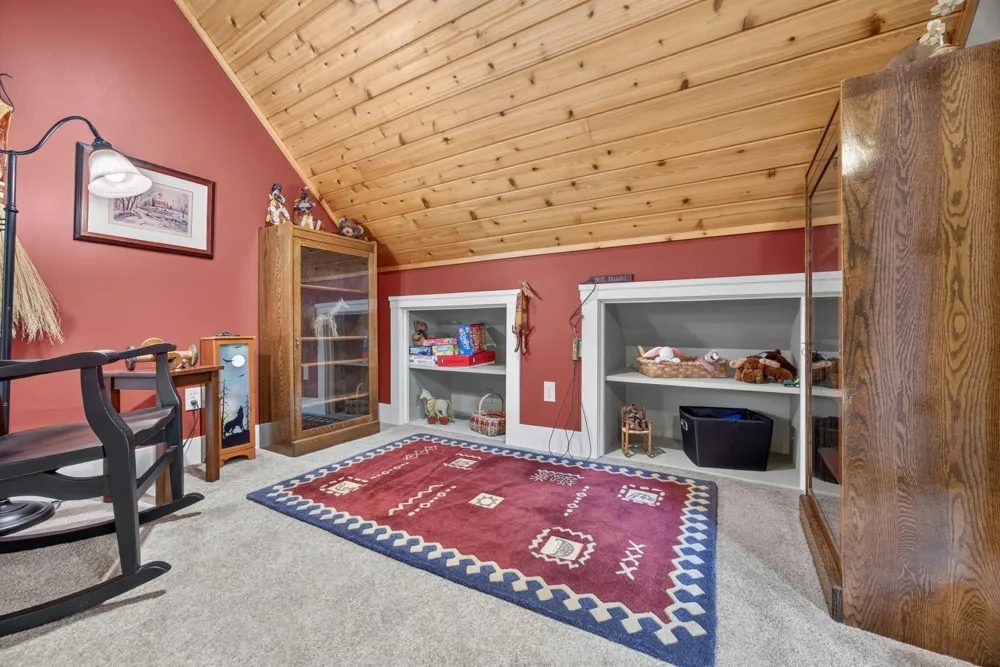 9443 Clubhouse Drive W Canadian Lakes, MI 49346