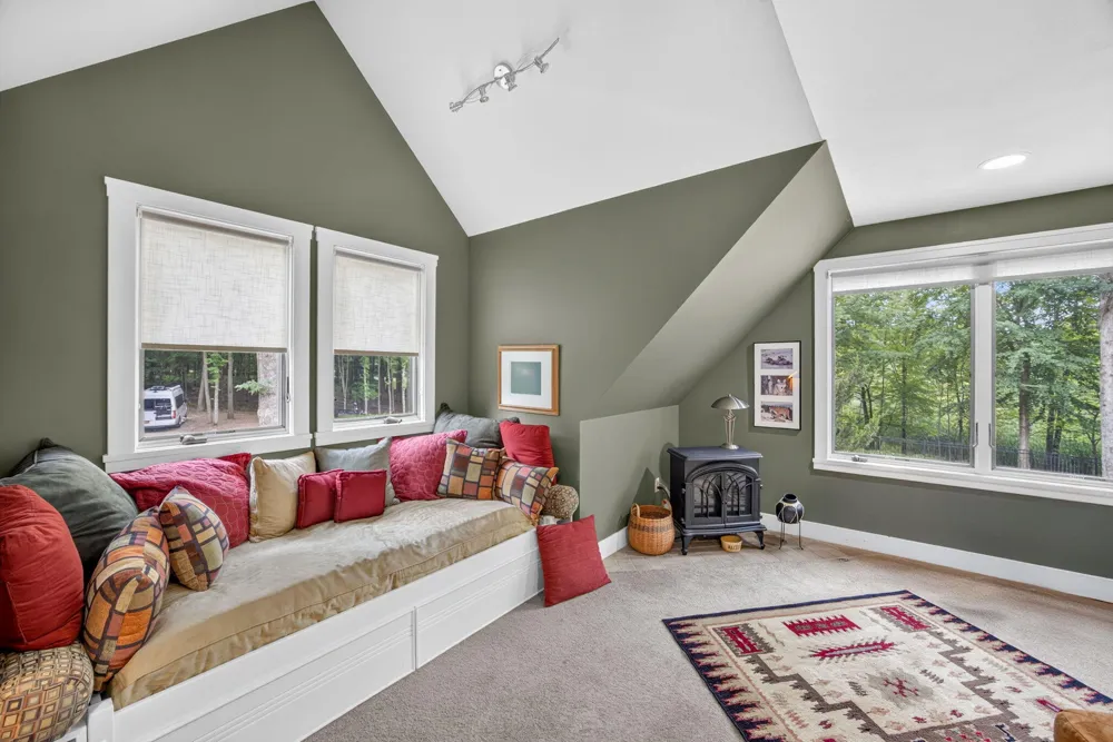 9443 Clubhouse Drive W Canadian Lakes, MI 49346