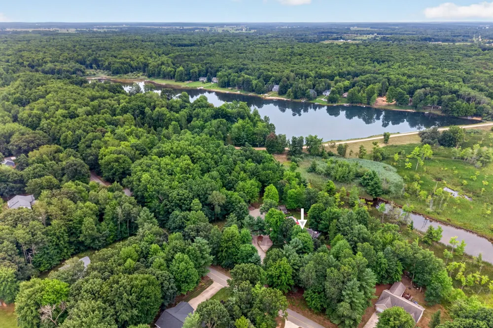 9443 Clubhouse Drive W Canadian Lakes, MI 49346