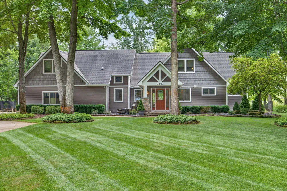 9443 Clubhouse Drive W Canadian Lakes, MI 49346