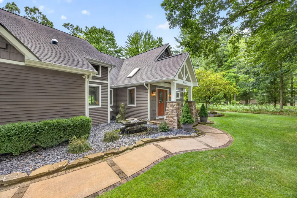 9443 Clubhouse Drive W Canadian Lakes, MI 49346