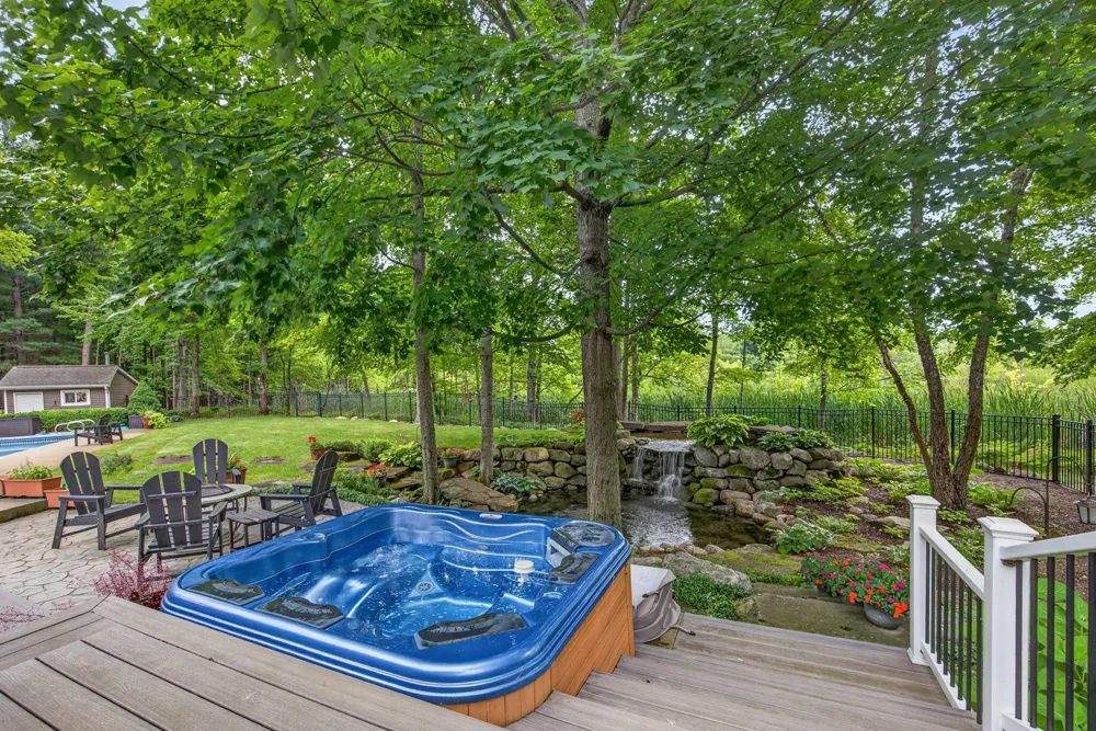 9443 Clubhouse Drive W Canadian Lakes, MI 49346