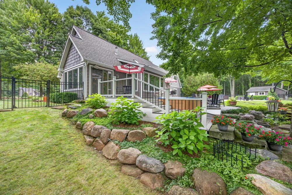 9443 Clubhouse Drive W Canadian Lakes, MI 49346
