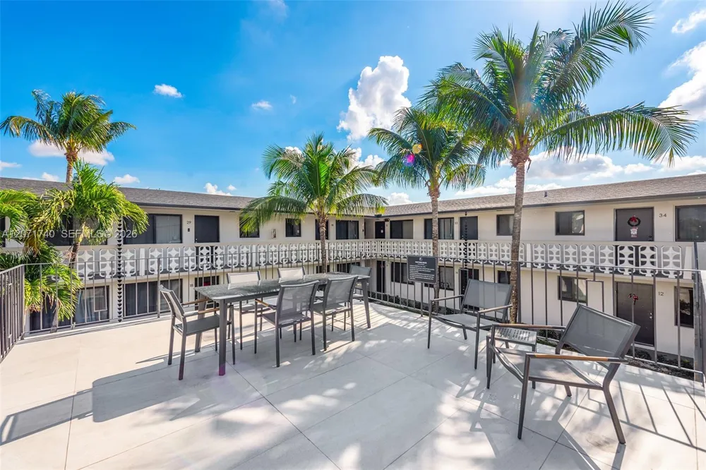 1330 W 29th St #36 Hialeah, FL 33012
