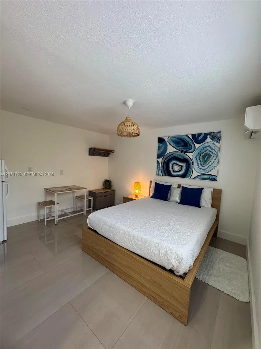 9635 SW 16th St #studio Miami, FL 33165