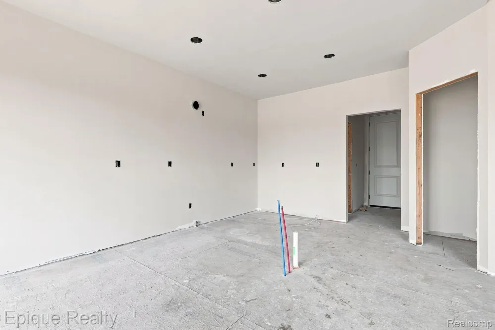 3301 Cornerstone Drive #73 Orion Charter Township, MI 48360