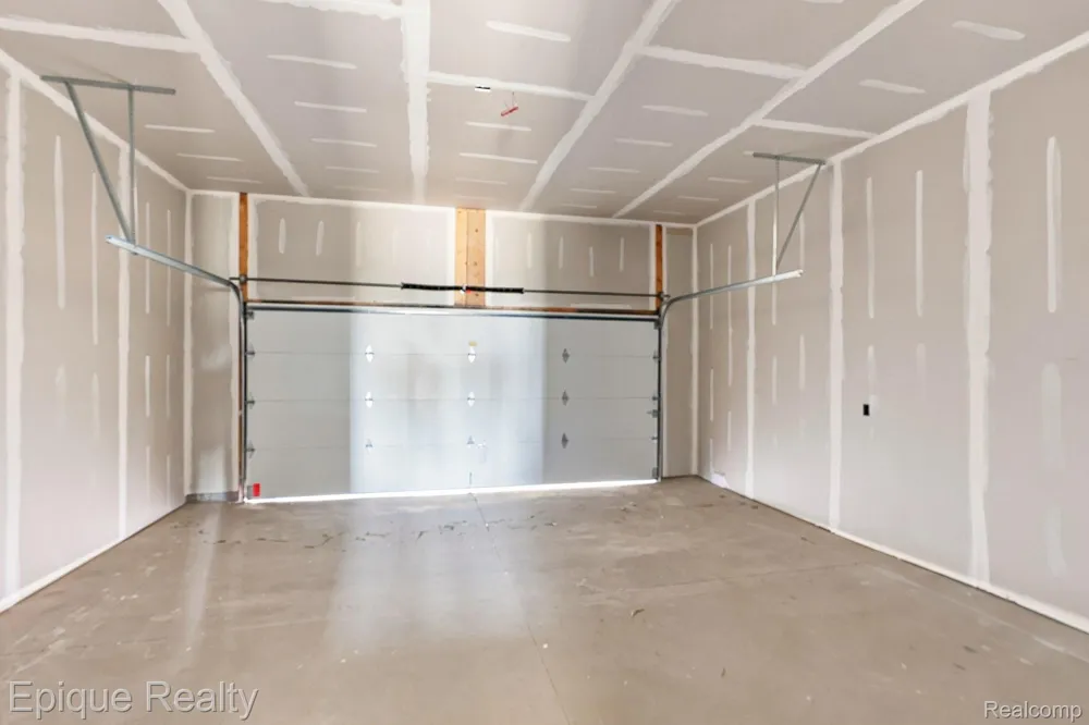 3301 Cornerstone Drive #73 Orion Charter Township, MI 48360