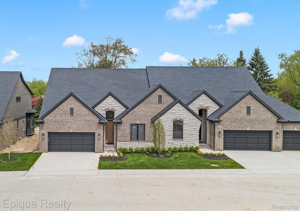 3358 Cornerstone Drive #10 Orion Charter Township, MI 48360